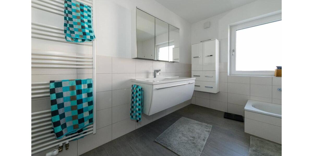 Doppelhaushälfte Ingolstadt Nordost - 5 Zimmer, 145 m&sup2;, 1.690&euro; | Angebot:26579076