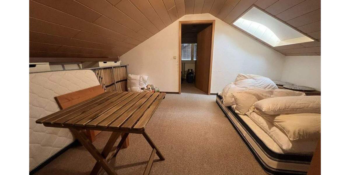 Etagenwohnung Weilheim Unterbierbronnen - 3 Zimmer, 162 m&sup2;, 1.300&euro; | Angebot:24974652