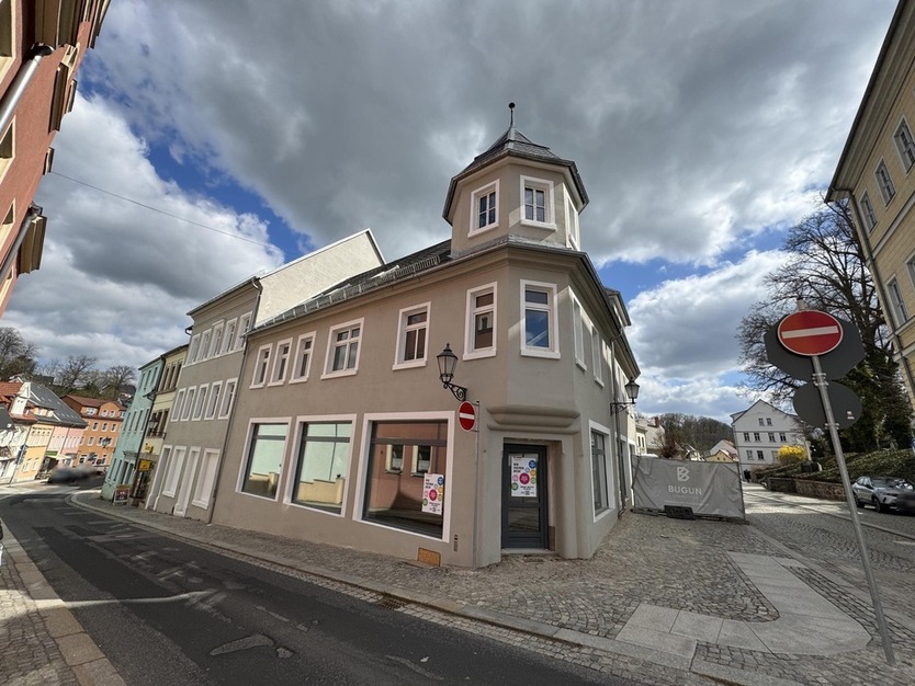 Hochwertig sanierte 4-Raum-Wohnung im 2.OG mit Balkon *Erstbezug*