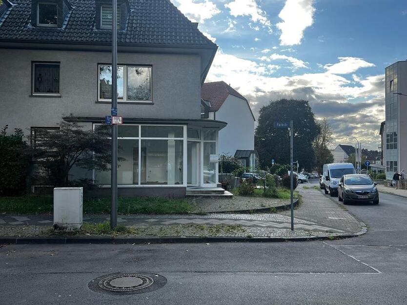 Helles Ladenlokal in TOP LAGE ! AB SOFORT ZU VERMIETEN!