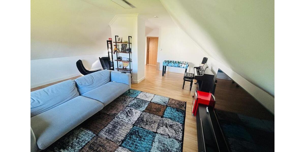 Einfamilienhaus Homberg (Efze) - 5 Zimmer, 180 m&sup2;, 1.500&euro; | Angebot:25964508