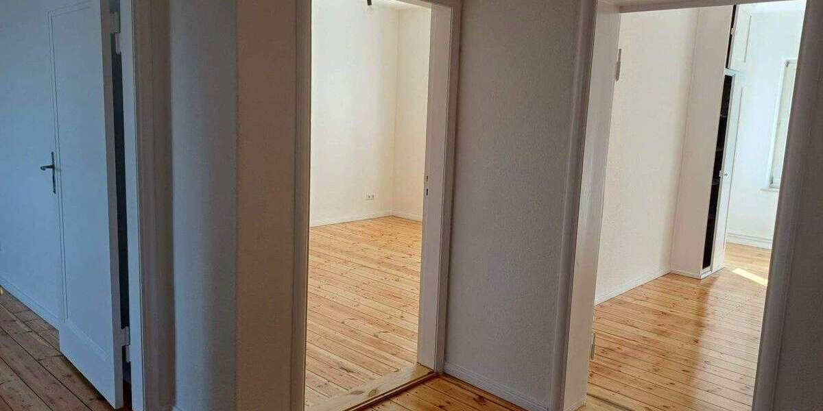 Etagenwohnung Rathenow Nordsiedlung - 2 Zimmer, 58 m&sup2;, 525&euro; | Angebot:25699632