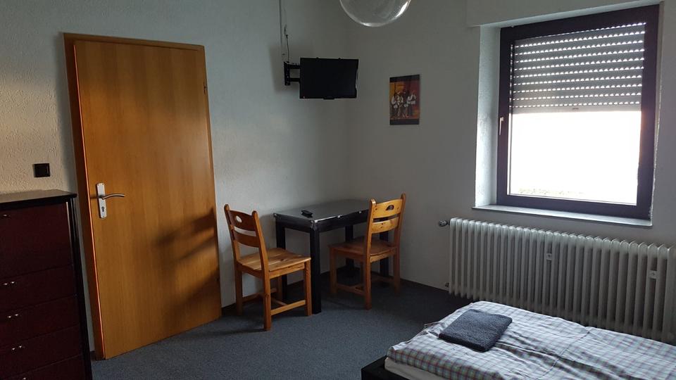 Wohnen auf Zeit Viersen Hülsdonk - 5 Zimmer, 16 m&sup2;, 18&euro; | Angebot:25795463