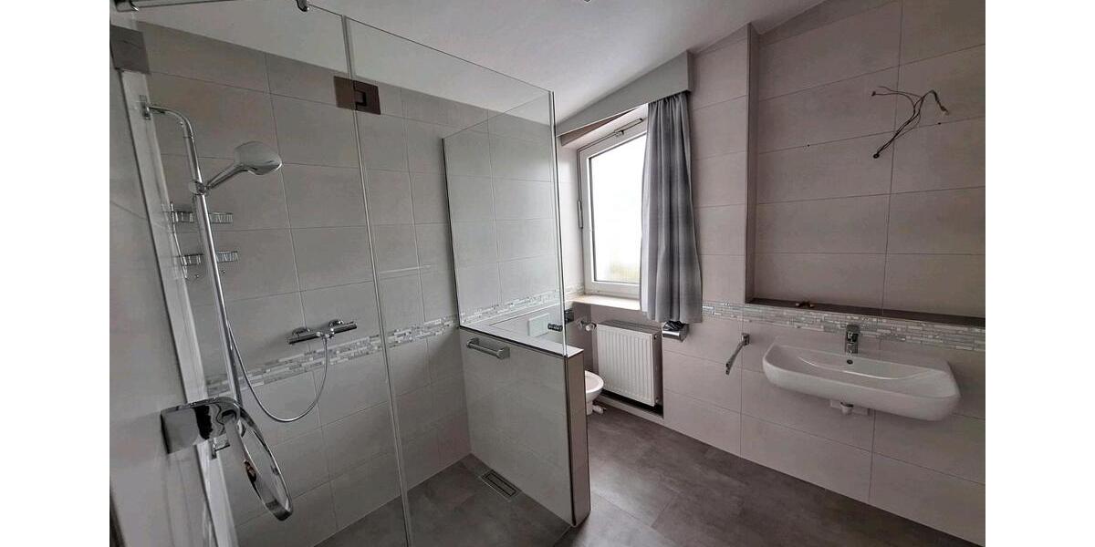 Exklusive 5 Zimmerwohnung mit Terrasse und Garten 5 zimmer