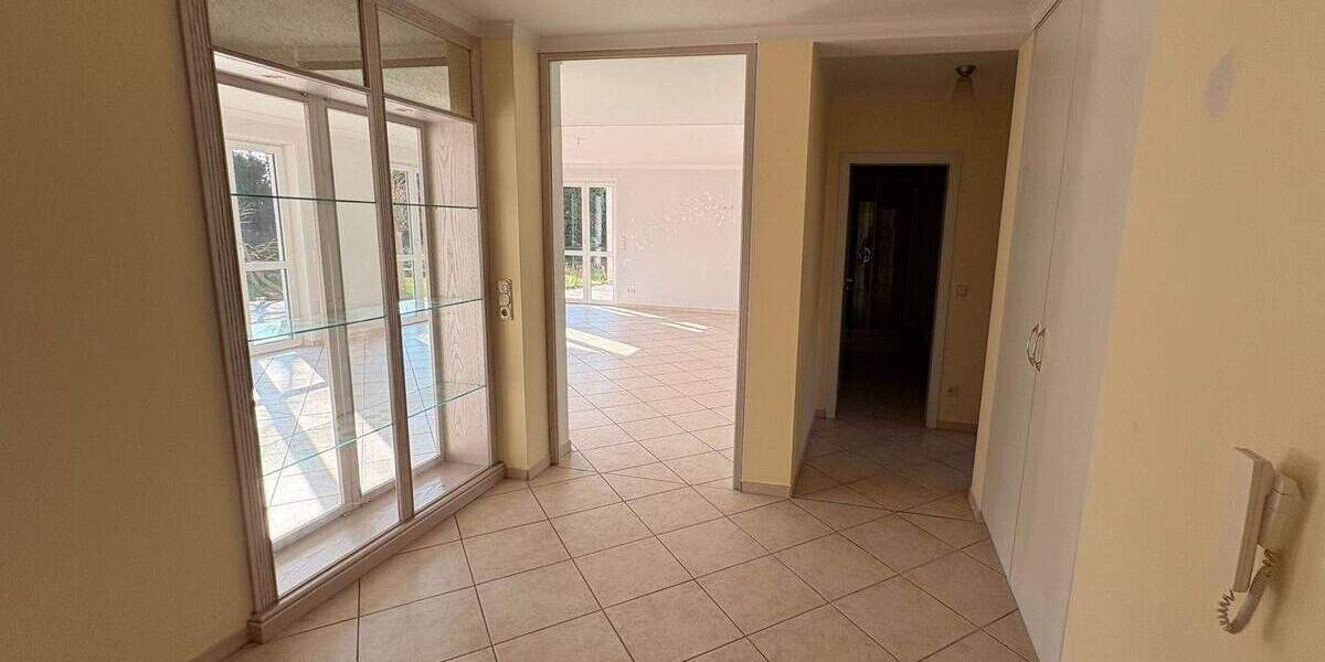 Etagenwohnung Nürnberg Gaismannshof - 4 Zimmer, 145 m&sup2;, 2.000&euro; | Angebot:25999687