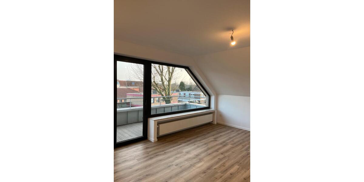 Dachgeschoßwohnung Lingen (Ems) - 3 Zimmer, 89 m&sup2;, 890&euro; | Angebot:26007346