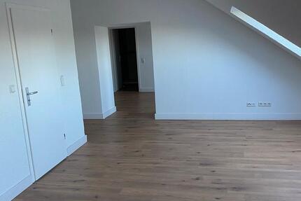 3 zkb Dachwohnung,gerne mit Hunden Haustieren 3 zimmer