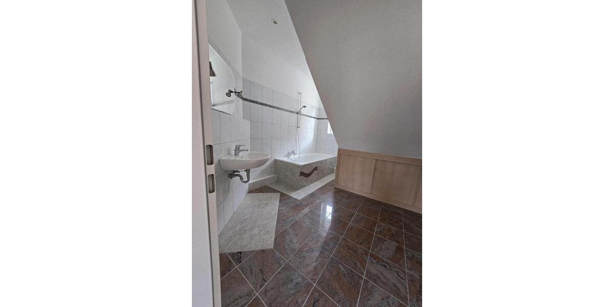 Dachgeschoßwohnung Bad Münstereifel - 2 Zimmer, 81 m&sup2;, 990&euro; | Angebot:24832786