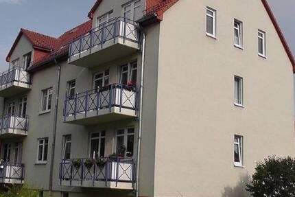 sehr schöne 3-Zimmer-DG-Wohnung mit Balkon, Stellplatz 3 zimmer