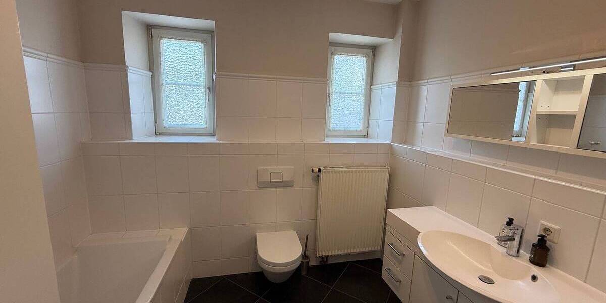 Etagenwohnung Kitzingen Etwashausen - 2 Zimmer, 140 m&sup2;, 1.200&euro; | Angebot:26290891