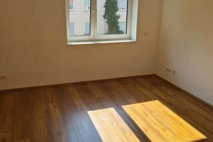 ANFRAGESTOP - Moderne 2,5 ZKB mit Balkon in Speyer Süd