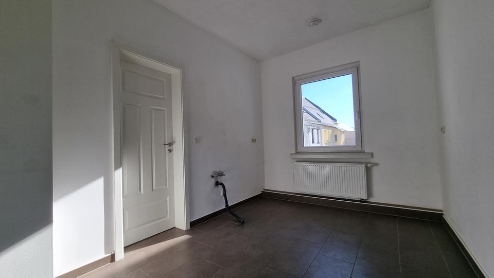 Etagenwohnung Schleiz - 3 Zimmer, 71 m&sup2;, 410&euro; | Angebot:26264400