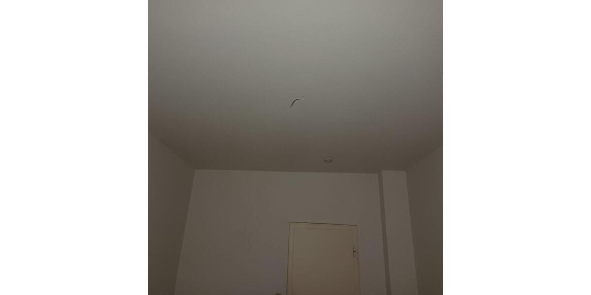 Wg Zimmer mit 2 Mitbewohner 1 zimmer