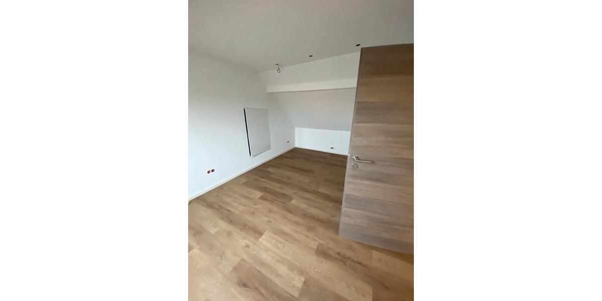 Etagenwohnung Heinsberg - 4 Zimmer, 130 m&sup2;, 1.300&euro; | Angebot:24851522