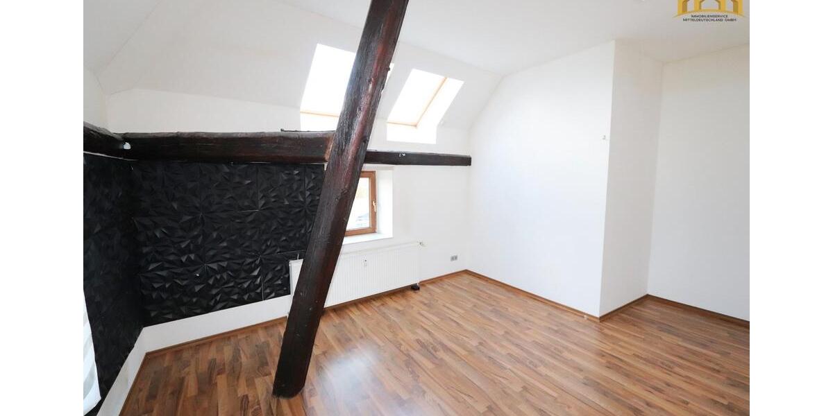 Dachgeschoßwohnung Hettstedt - 4 Zimmer, 87 m&sup2;, 420&euro; | Angebot:25990009