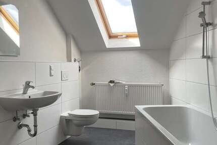 Studis aufgepasst! Modernisierte 2 Raum-Wohnung mit neuem Bad + Fußboden! 2 zimmer