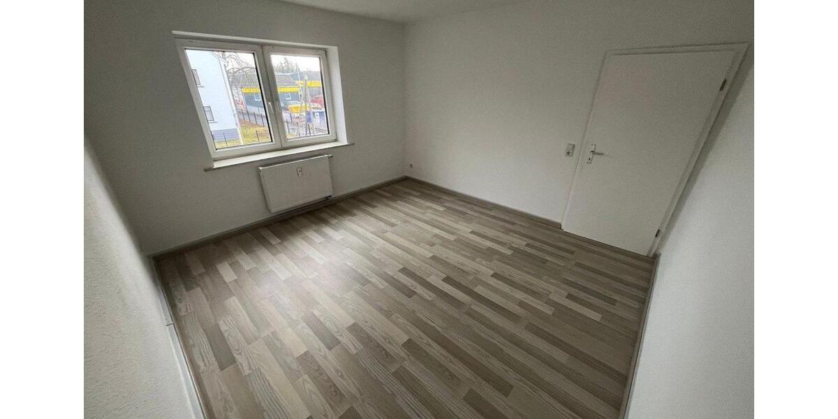 Etagenwohnung Glauchau - 3 Zimmer, 61 m&sup2;, 360&euro; | Angebot:26008270