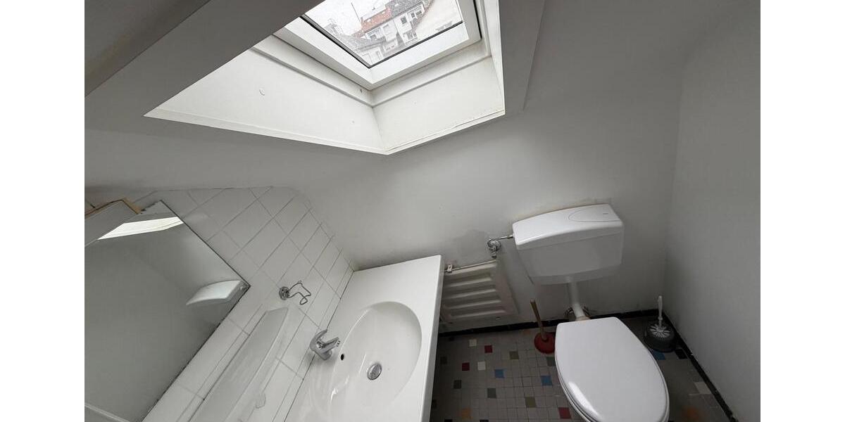 Dachgeschoßwohnung Weinstadt - 2 Zimmer, 50 m&sup2;, 1.100&euro; | Angebot:24741595