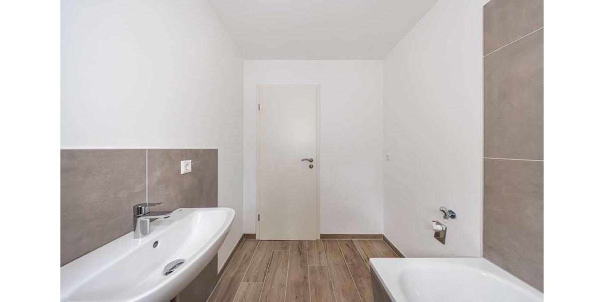 Etagenwohnung Borna - 4 Zimmer, 70 m&sup2;, 620&euro; | Angebot:26545942