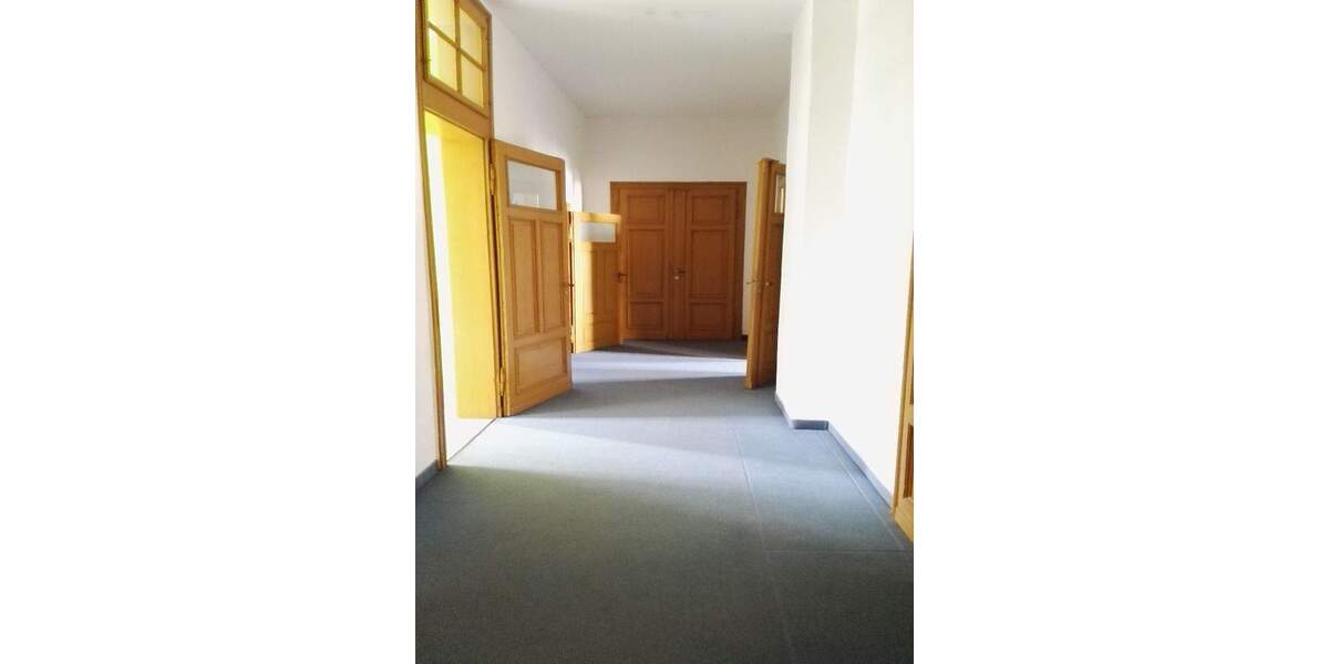 Etagenwohnung Riesa Innenstadt - 4 Zimmer, 150 m&sup2;, 700&euro; | Angebot:24530862