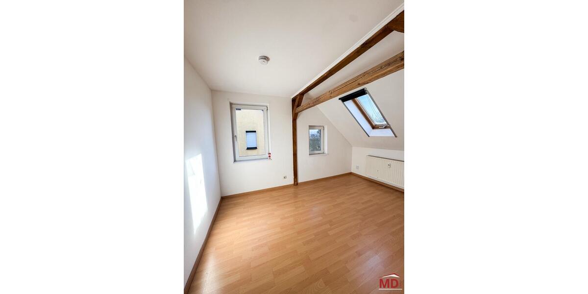 Dachgeschoßwohnung Oelsnitz (Erzgebirge) - 5 Zimmer, 95 m&sup2;, 550&euro; | Angebot:26152231