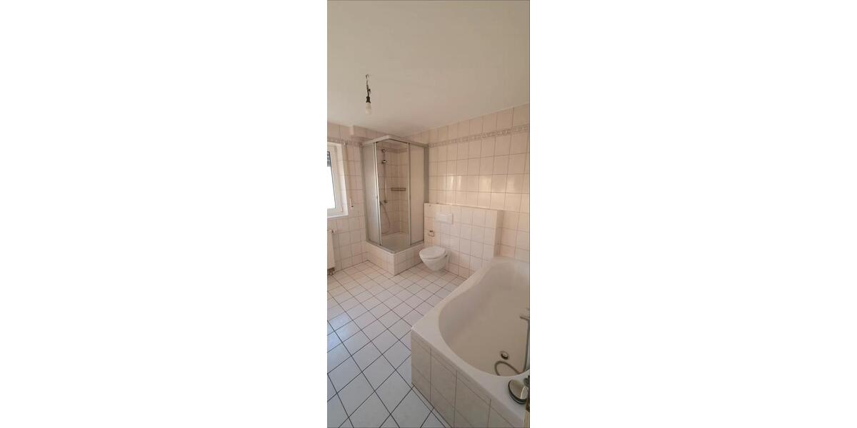 Etagenwohnung Hofheim am Taunus - 3 Zimmer, 89 m&sup2;, 1.200&euro; | Angebot:26484189