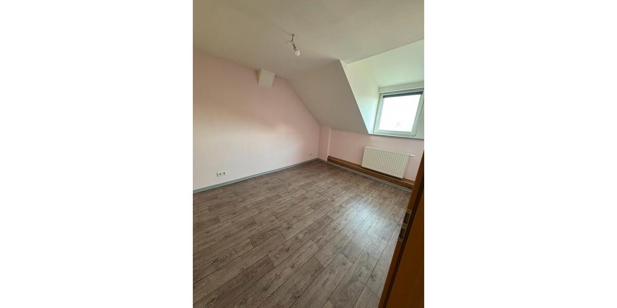Dachgeschoßwohnung Haldensleben - 5 Zimmer, 105 m&sup2;, 720&euro; | Angebot:26153101