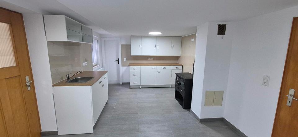 Einfamilienhaus Waldbrunn - 6 Zimmer, 100 m&sup2;, 1.000&euro; | Angebot:25652000