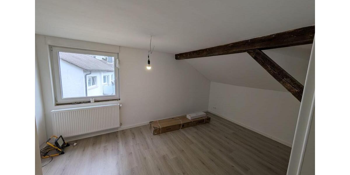 Dachgeschoßwohnung Eberbach - 2 Zimmer, 68 m&sup2;, 680&euro; | Angebot:25804692