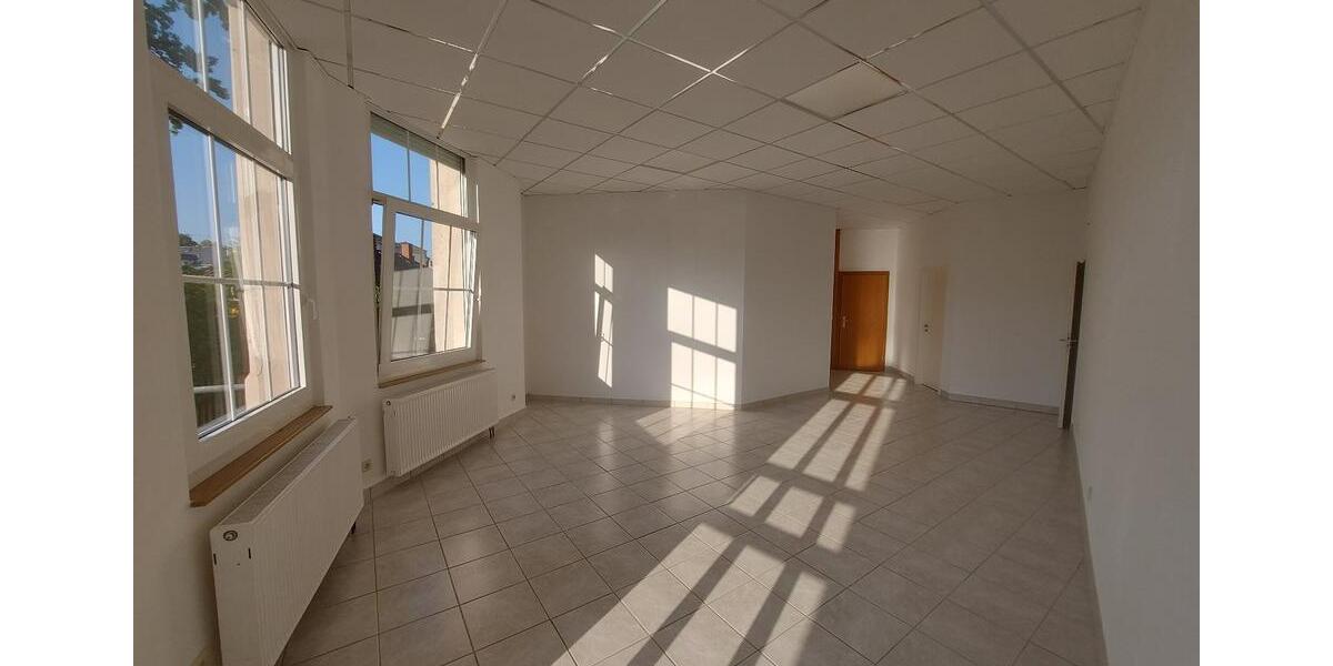 Durchstarten in Thalheim mit Praxis Büro Studio Kanzlei Laden zimmer