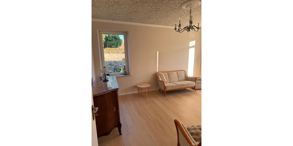 Etagenwohnung Wiesbaden - 2 Zimmer, 67 m&sup2;, 1.100&euro; | Angebot:26594332