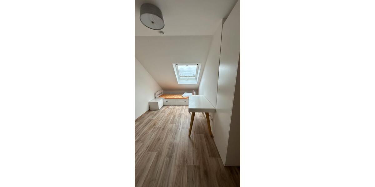 Dachgeschoßwohnung Schwebheim - 3 Zimmer, 80 m&sup2;, 890&euro; | Angebot:26413638