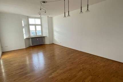 Wohnung Laufen - 2 Zimmer, 64 m&sup2;, 600&euro; | Angebot:27688364