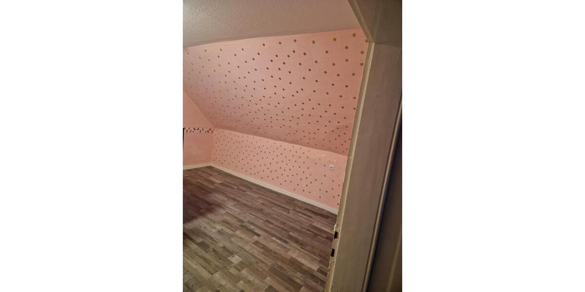 Etagenwohnung Medebach - 7 Zimmer, 156 m&sup2;, 800&euro; | Angebot:25922834