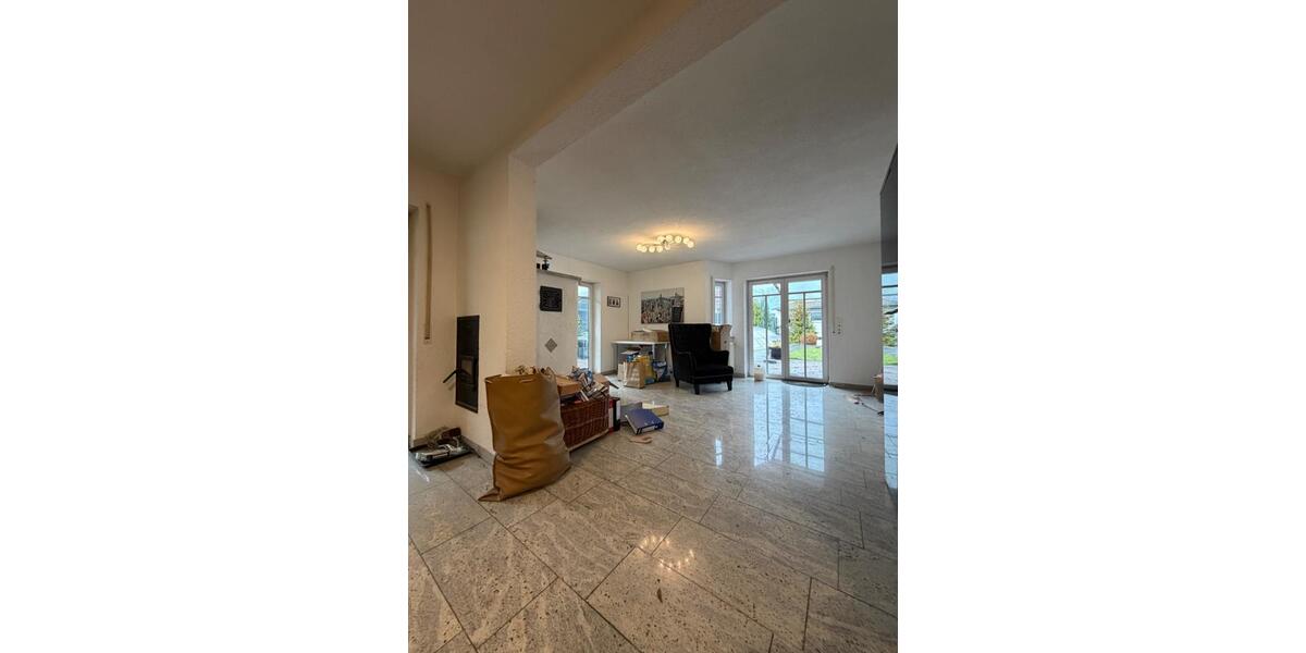 Großzügiger Haushälfte mit exklusivem Pool, großem Garten & Kamin 5.5 zimmer