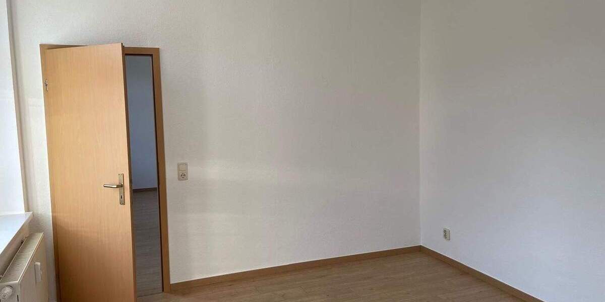 Etagenwohnung Roßwein - 3 Zimmer, 70 m&sup2;, 385&euro; | Angebot:25999174