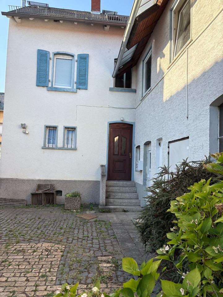 kleines günstiges WG Zimmer, 275€ warm in Heuchelheim bei Gießen