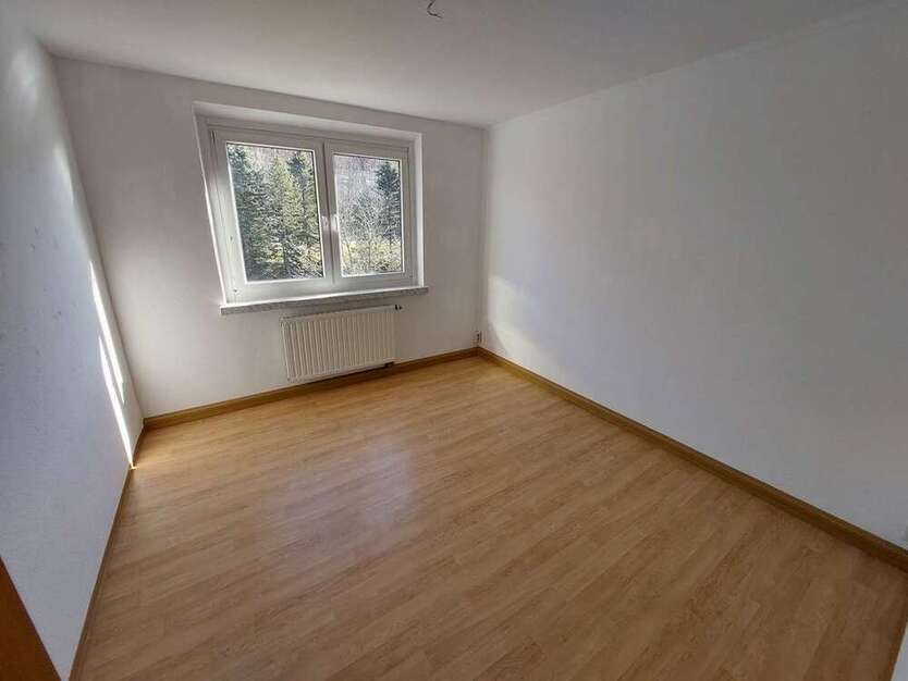 Wohnung zum Mieten in Suhl 364 € 76.52 m²