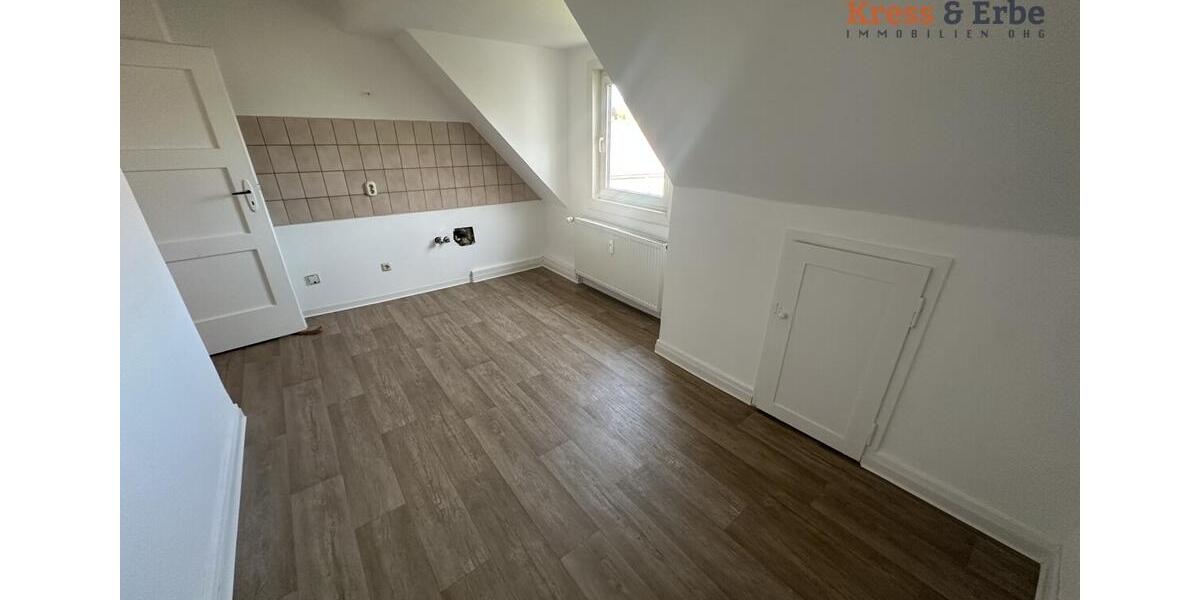 Dachgeschoßwohnung Schlüchtern - 3 Zimmer, 80 m&sup2;, 680&euro; | Angebot:26421128