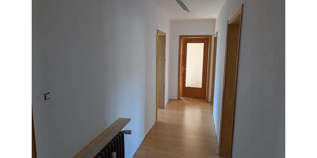 Etagenwohnung Sontra - 4 Zimmer, 95 m&sup2;, 550&euro; | Angebot:26654352