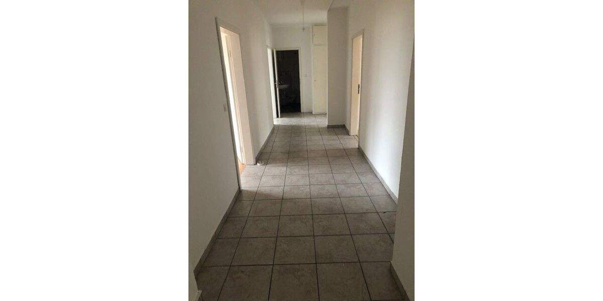 Etagenwohnung Ludwigshafen Mitte - 6 Zimmer, 130 m&sup2;, 1.075&euro; | Angebot:24825864