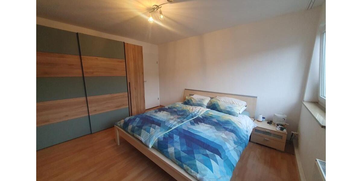 Modernisierte 4-Zimmer-Etagenwohnung mit Balkon und Einbauküche 4 zimmer