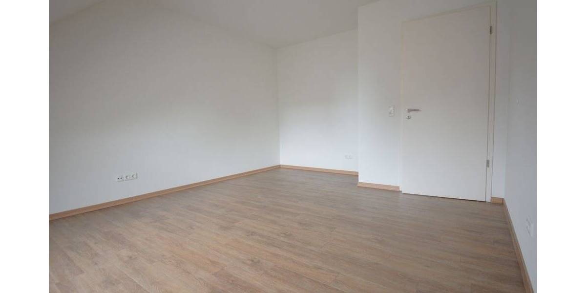 Etagenwohnung Heide - 3 Zimmer, 100 m&sup2;, 980&euro; | Angebot:25819087