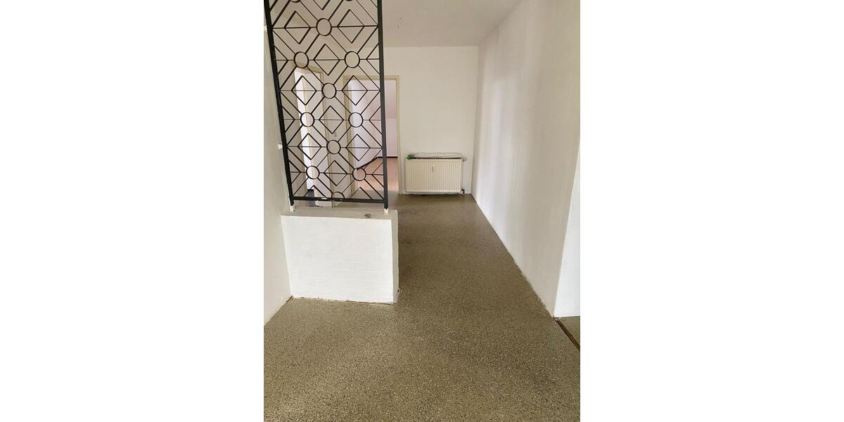 Etagenwohnung Neustadt bei Coburg - 4 Zimmer, 110 m&sup2;, 600&euro; | Angebot:23315067