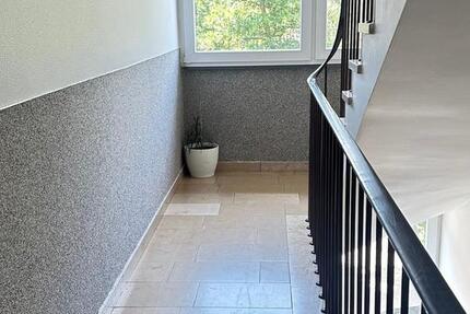 Helle Sanierte 3 Zimmer Wohnung *ab sofort* 3 zimmer