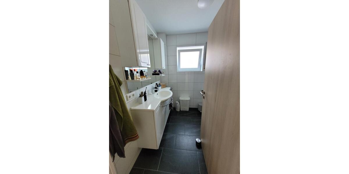 Etagenwohnung Großheubach - 3 Zimmer, 75 m&sup2;, 800&euro; | Angebot:25960654