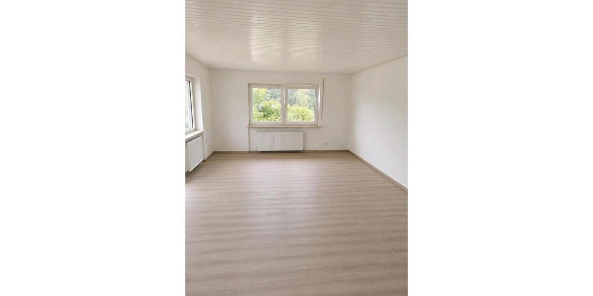 Erdgeschoßwohnung Kreuzwertheim - 3.5 Zimmer, 110 m&sup2;, 1.060&euro; | Angebot:26580892