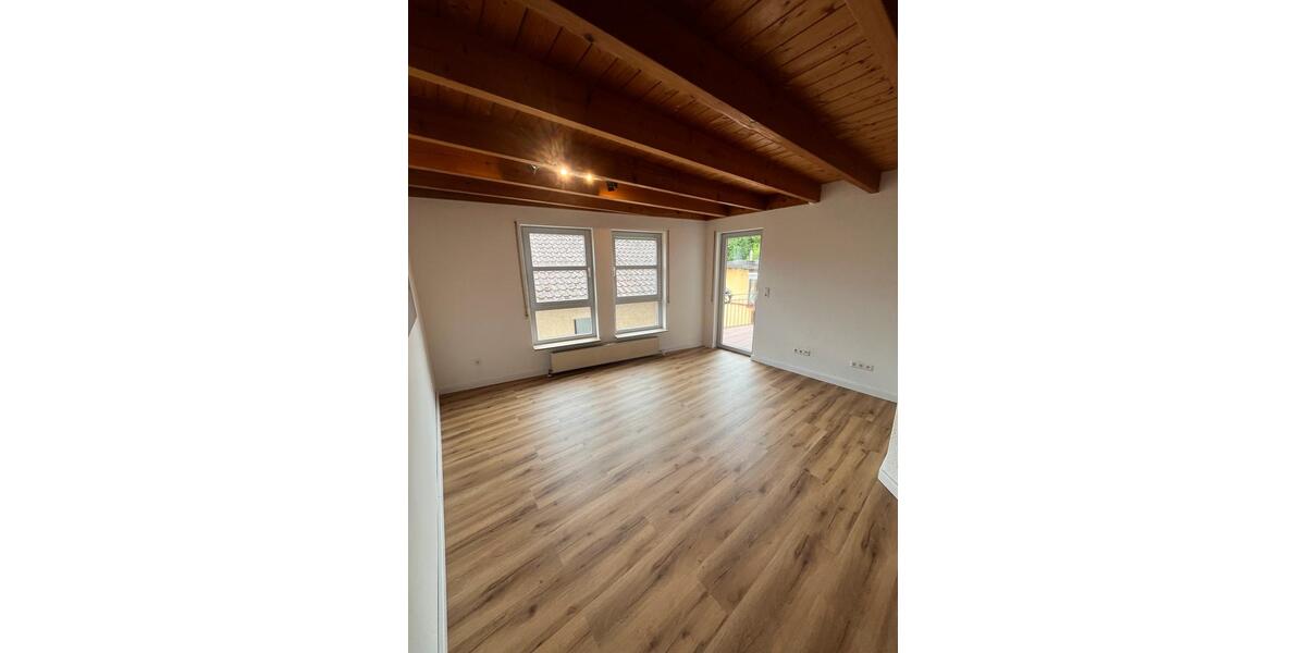 Maisonettenwohnung Bad Friedrichshall - 3.5 Zimmer, 100 m&sup2;, 1.250&euro; | Angebot:26547320