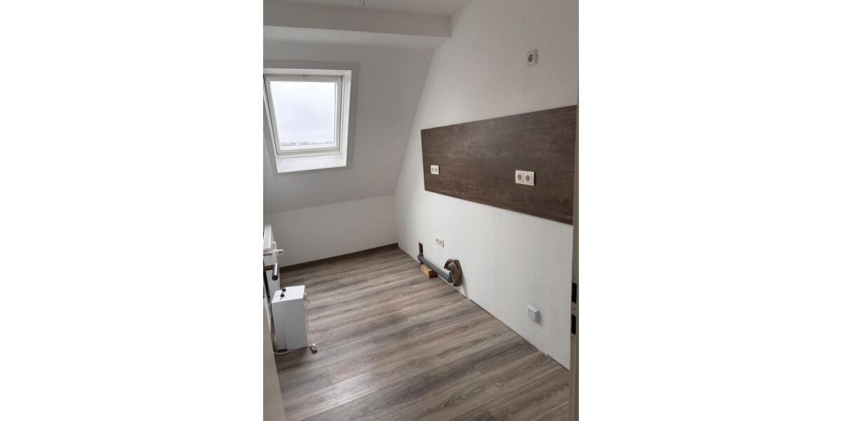 Dachgeschoßwohnung Horn-Bad Meinberg Bad Meinberg - 3 Zimmer, 96 m&sup2;, 700&euro; | Angebot:25872697