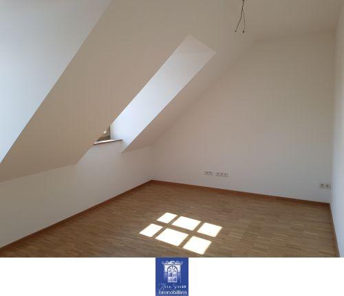 Dachgeschoßwohnung Dresden - 4.5 Zimmer, 157 m&sup2;, 2.716&euro; | Angebot:26201546